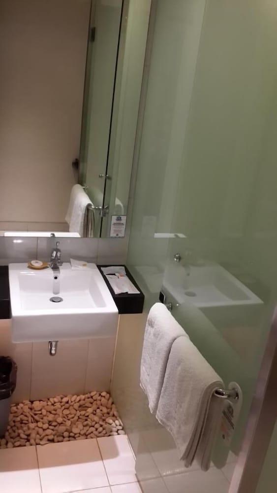 V Hotel Tebet Jacarta Exterior foto