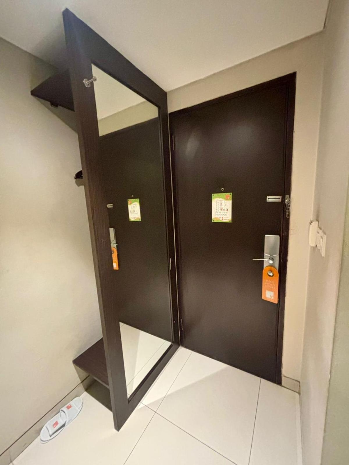 V Hotel Tebet Jacarta Exterior foto