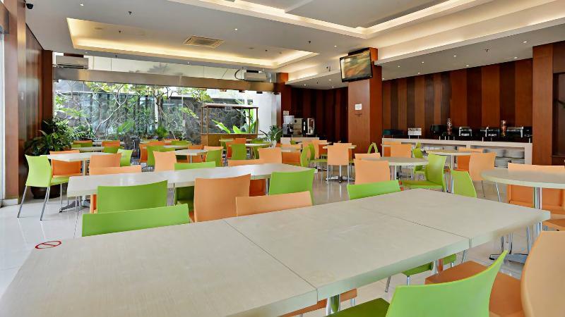 V Hotel Tebet Jacarta Exterior foto